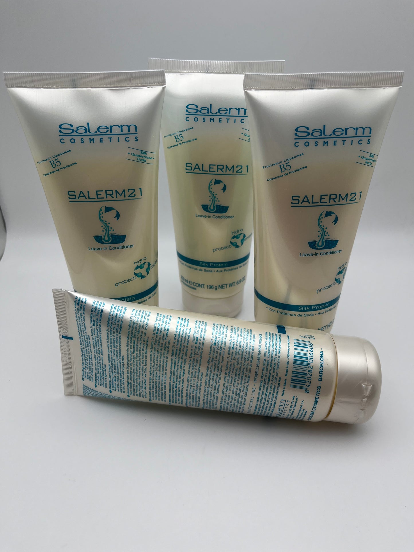 SALERM COSMETICS SALERM 21 LEAVE-IN CONDITIONER SILK PROTIEN 200ml e CONT. 196 g NET  WT. 6.9 OZ
